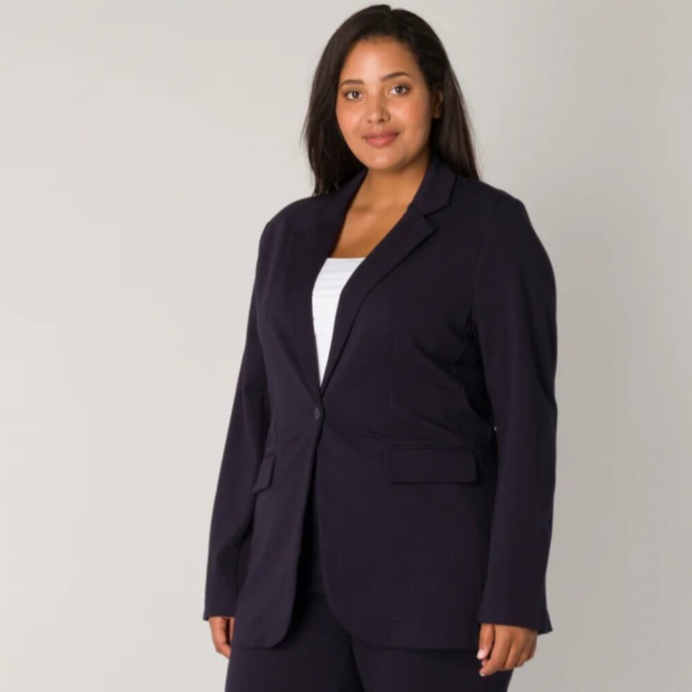 BASE LEVEL | Women's Dark Navy Yacey Button Up Long Sleeved Stretch Blazer